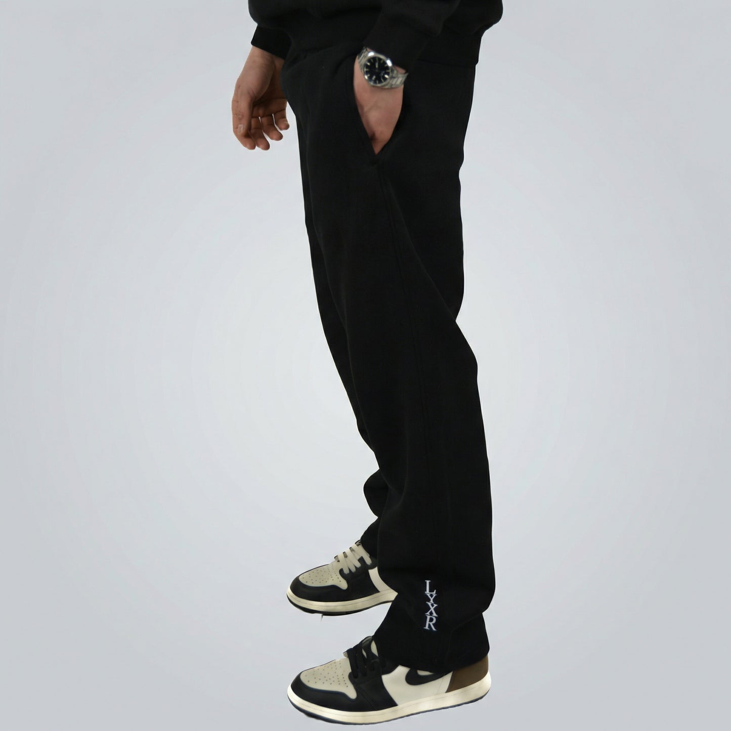 DELUSIONAL DREAMS sweatpants